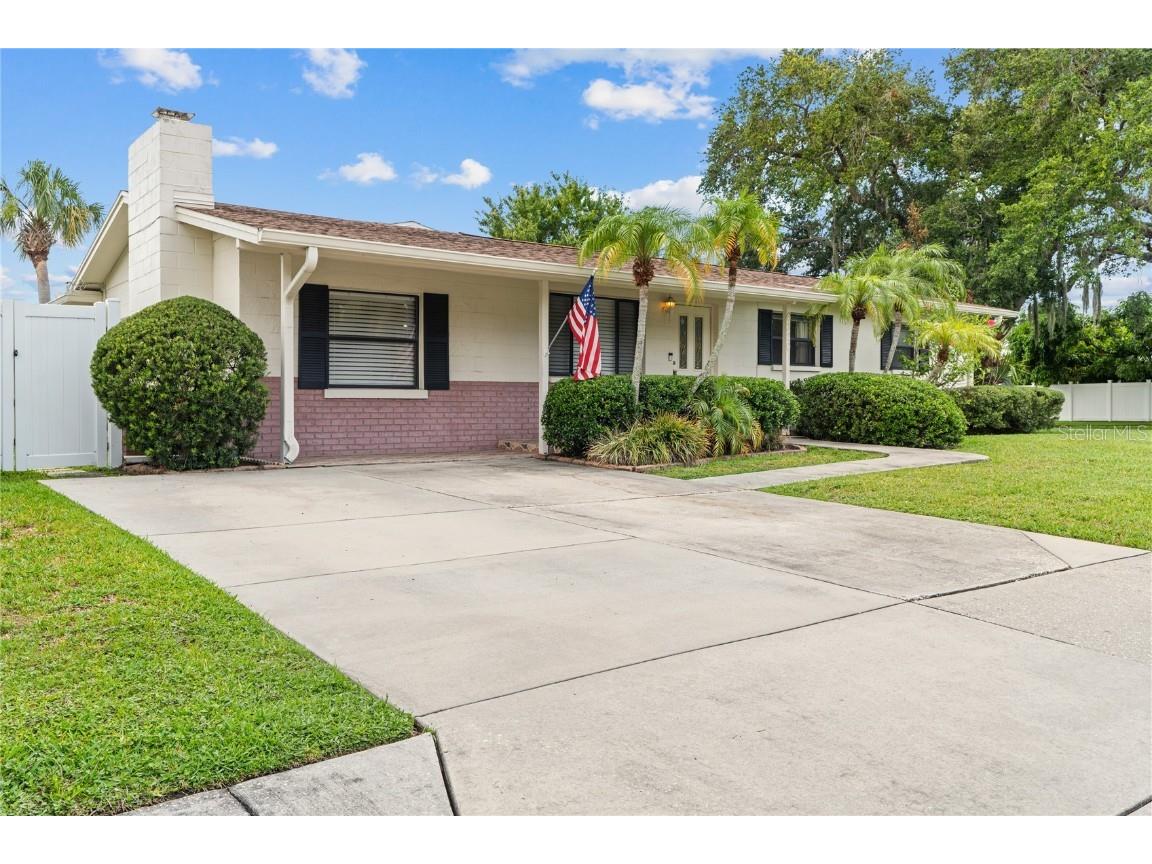 6320 57th Avenue N Saint Petersburg FL 33709 U8248022 image1