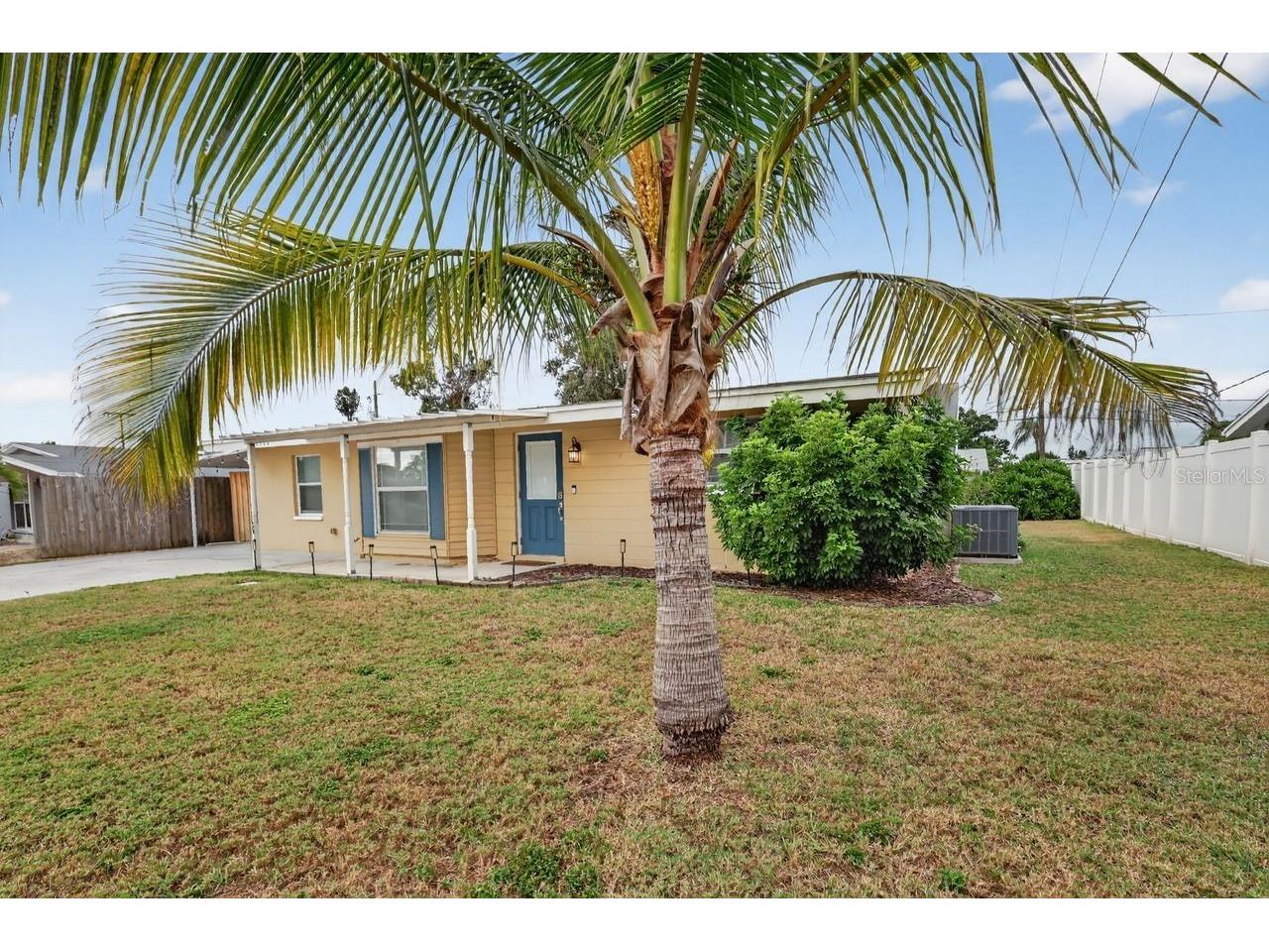 6320 Case Avenue Bradenton FL 34207 A4670670 image1