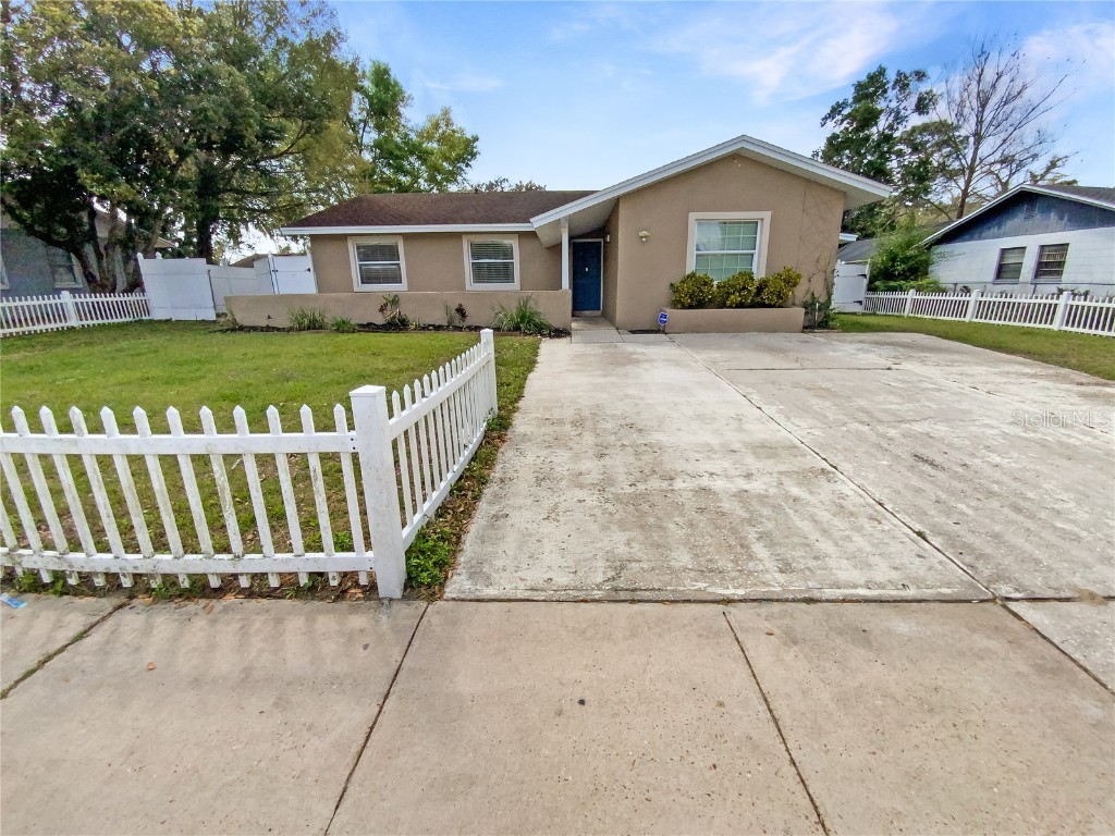 6320 Chalet Court Orlando FL 32818 O6187185 image1