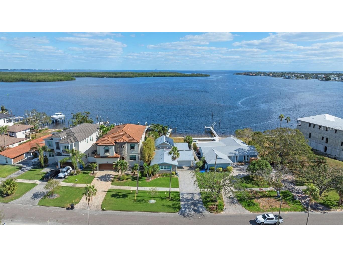 6323 Bayou Grande Boulevard NE Saint Petersburg FL 33702 - TAMPA BAY TB8344447 image1