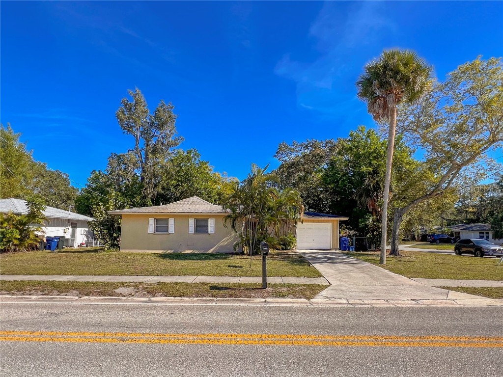 6323 S Lockwood Ridge Road Sarasota FL 34231 A4591599 image1
