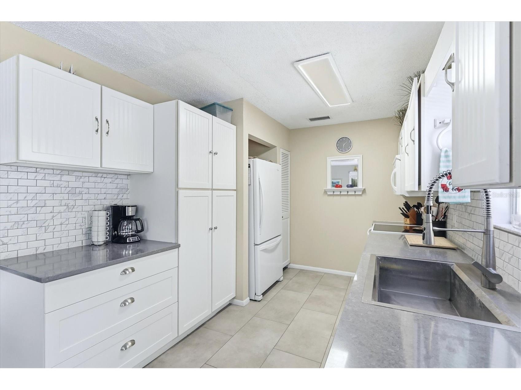 6325 Gulf Drive Holmes Beach FL 34217 A4693216 image17