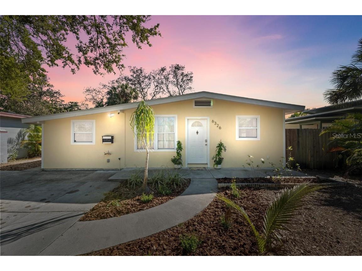 6326 3rd Avenue S Saint Petersburg FL 33707 U8198400 image1