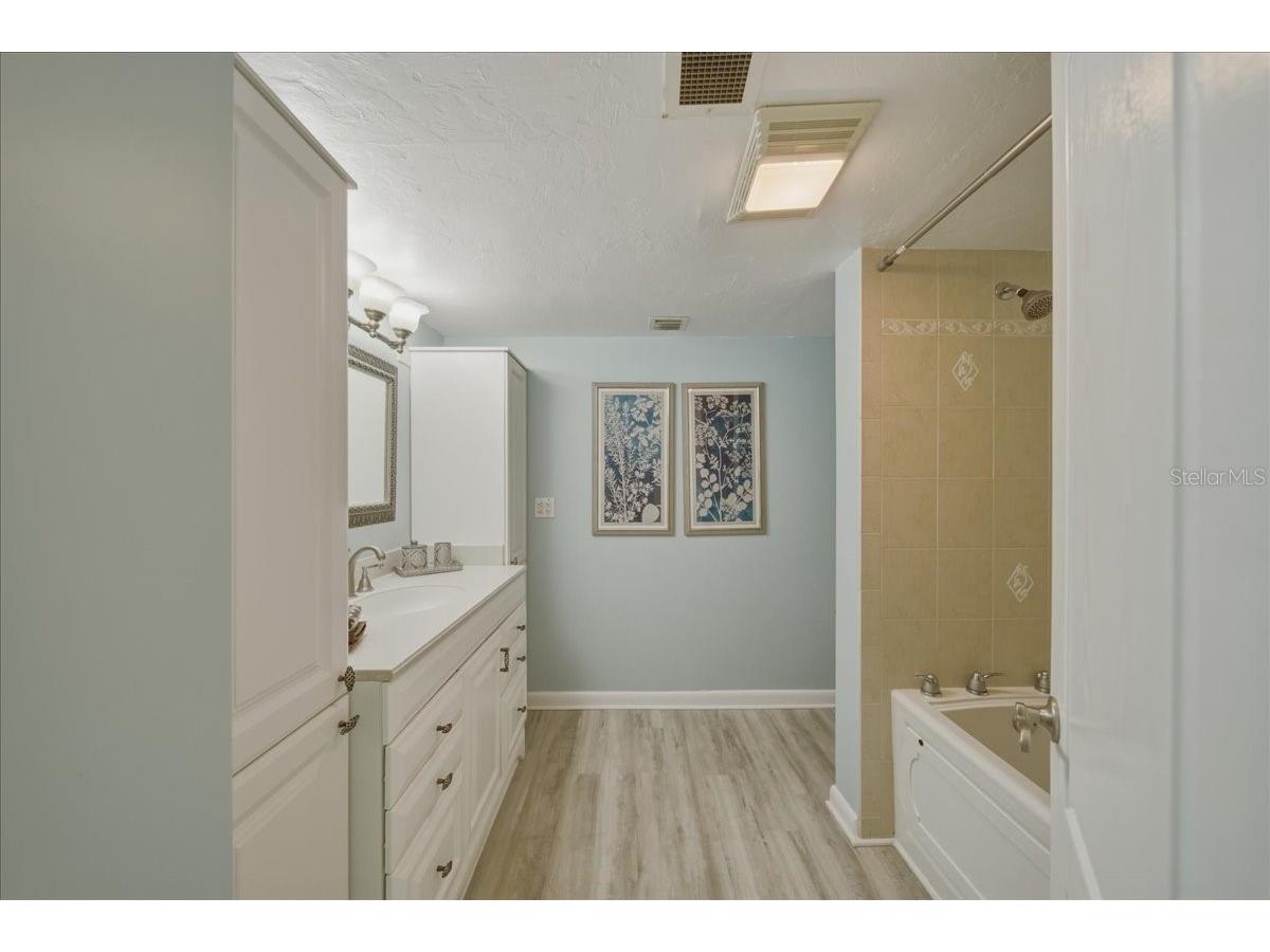 633 Alhambra Road #301 Venice FL 34285 A4686804 image41
