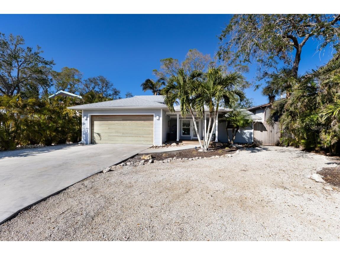 633 Calle De Peru Sarasota FL 34242 A4631897 image1