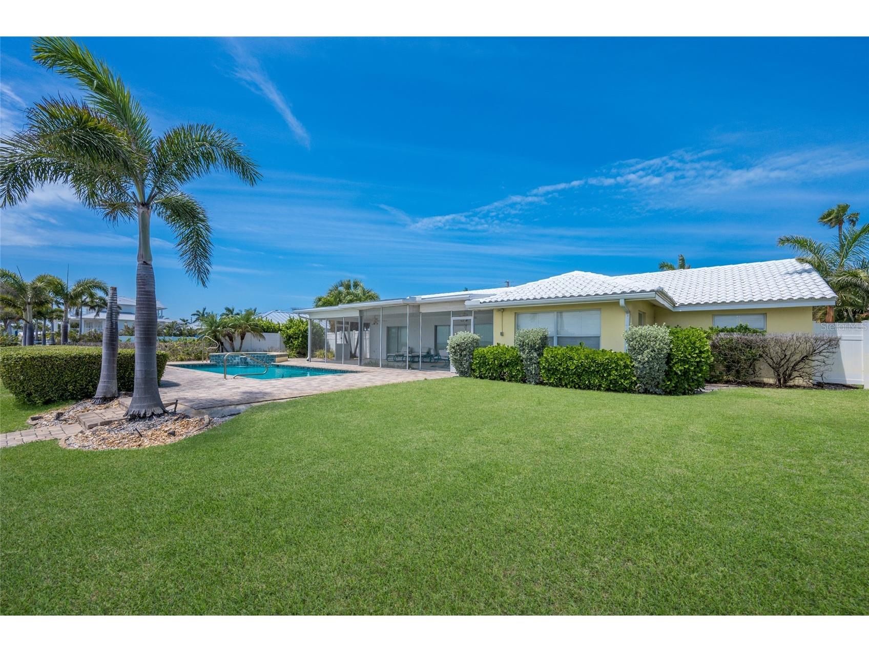 633 Key Royale Drive Holmes Beach FL 34217 A4690877 image11