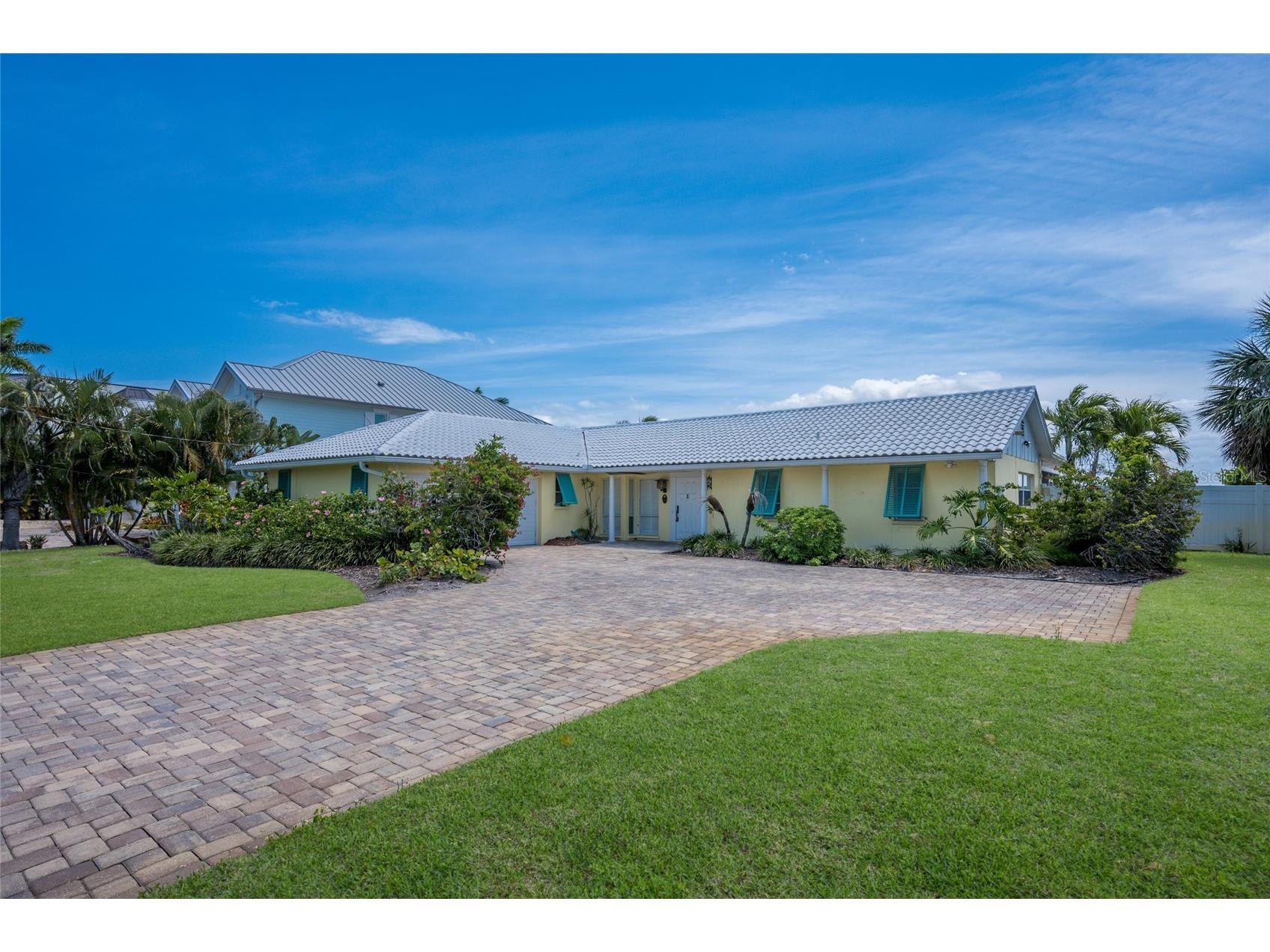 633 Key Royale Drive Holmes Beach FL 34217 A4690877 image2