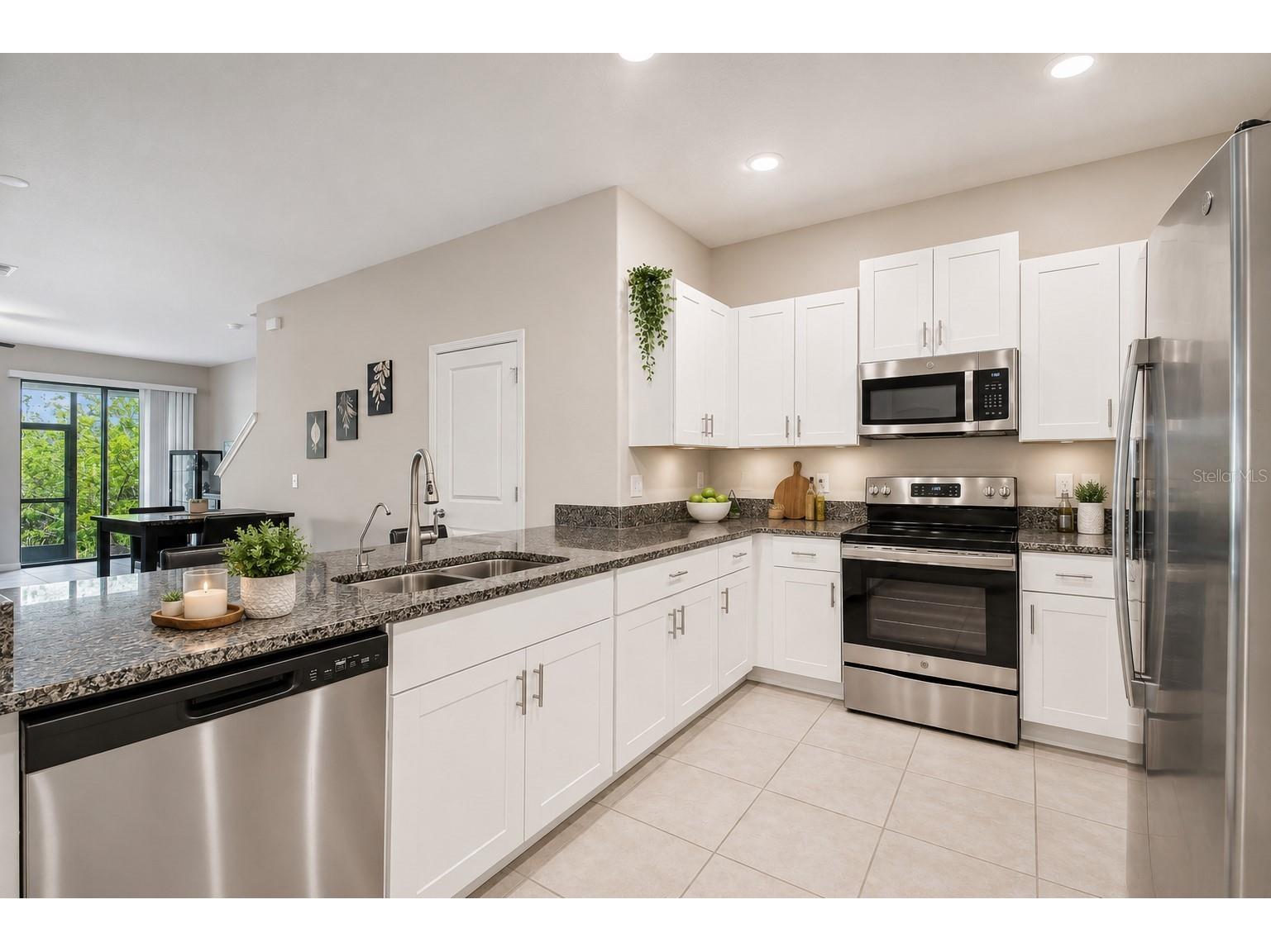 633 Royal Empress Drive Ruskin FL 33570 A4688273 image2