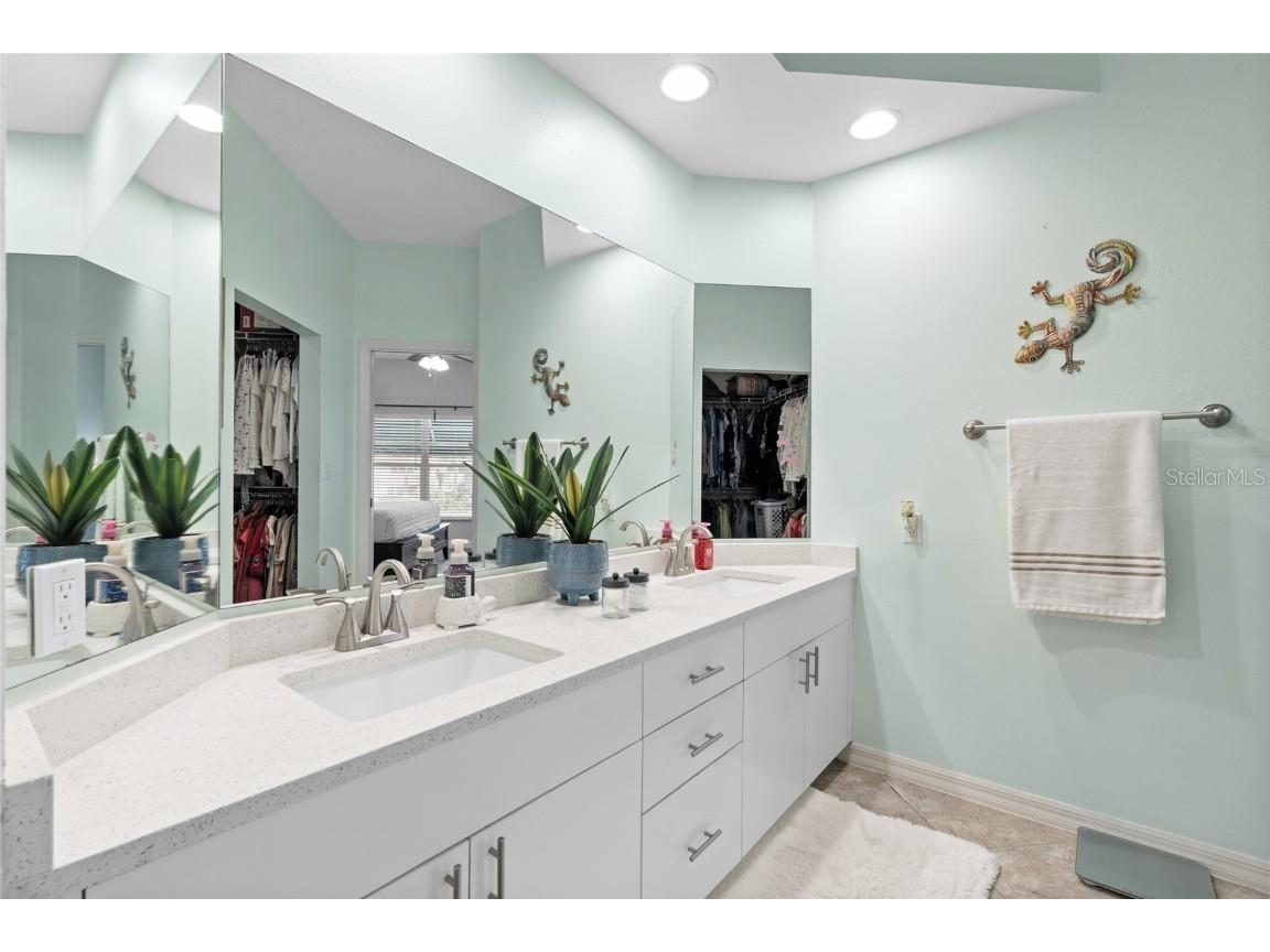 6330 99th Way N #14C Saint Petersburg FL 33708 - Retention pond TB8434357 image26