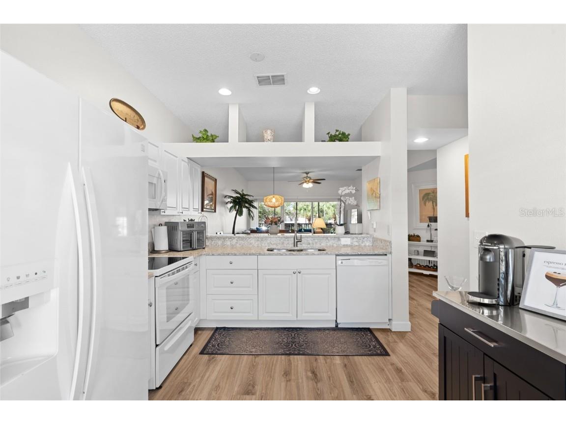 6330 99th Way N #14C Saint Petersburg FL 33708 - Retention pond TB8434357 image9