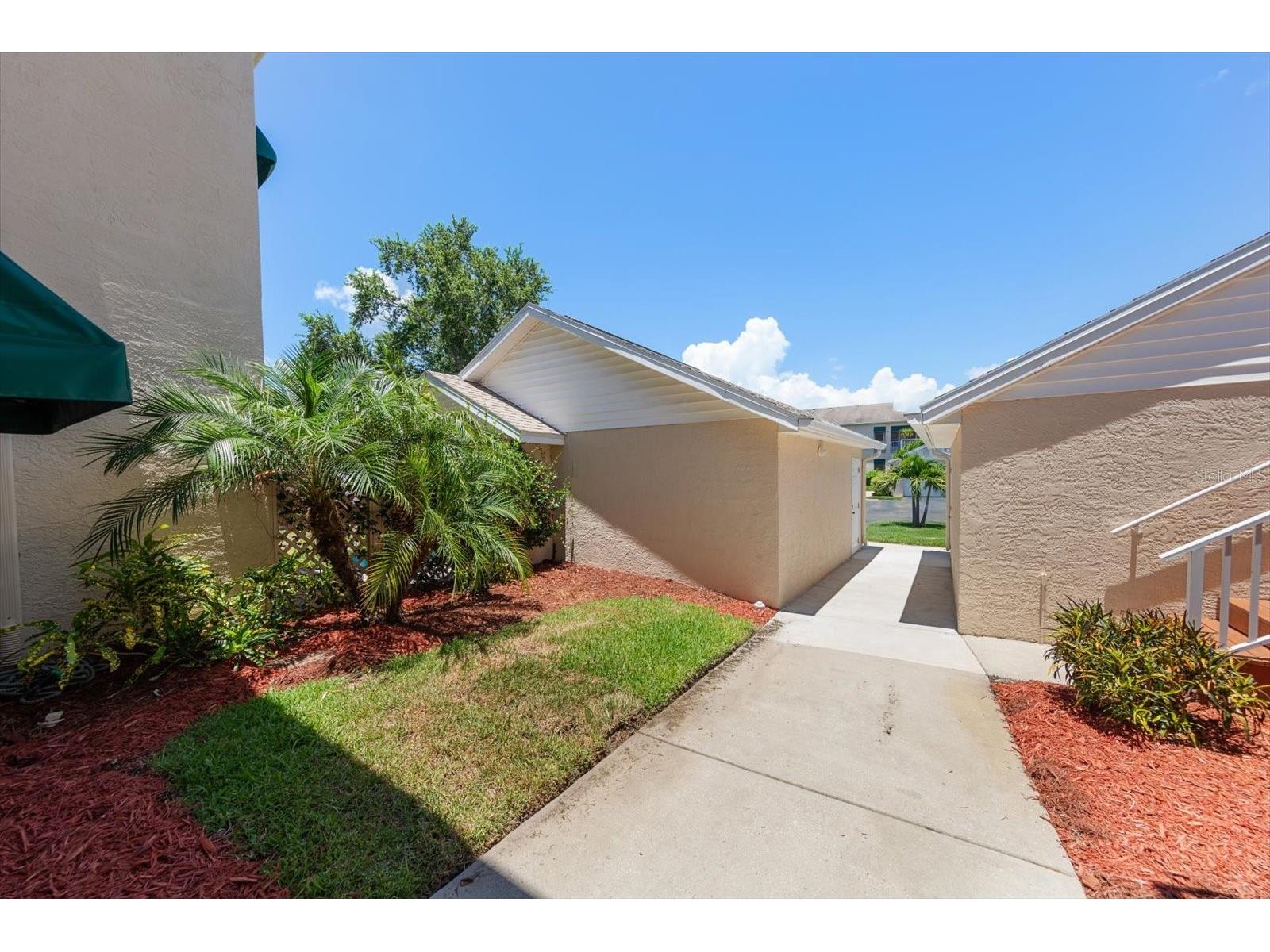 6330 99th Way N #14D Seminole FL 33708 TB8519852 image4