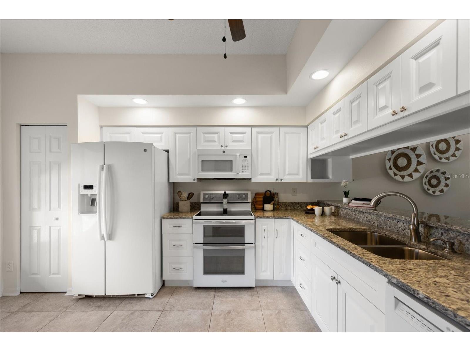 6330 99th Way N #14D Seminole FL 33708 TB8519852 image9