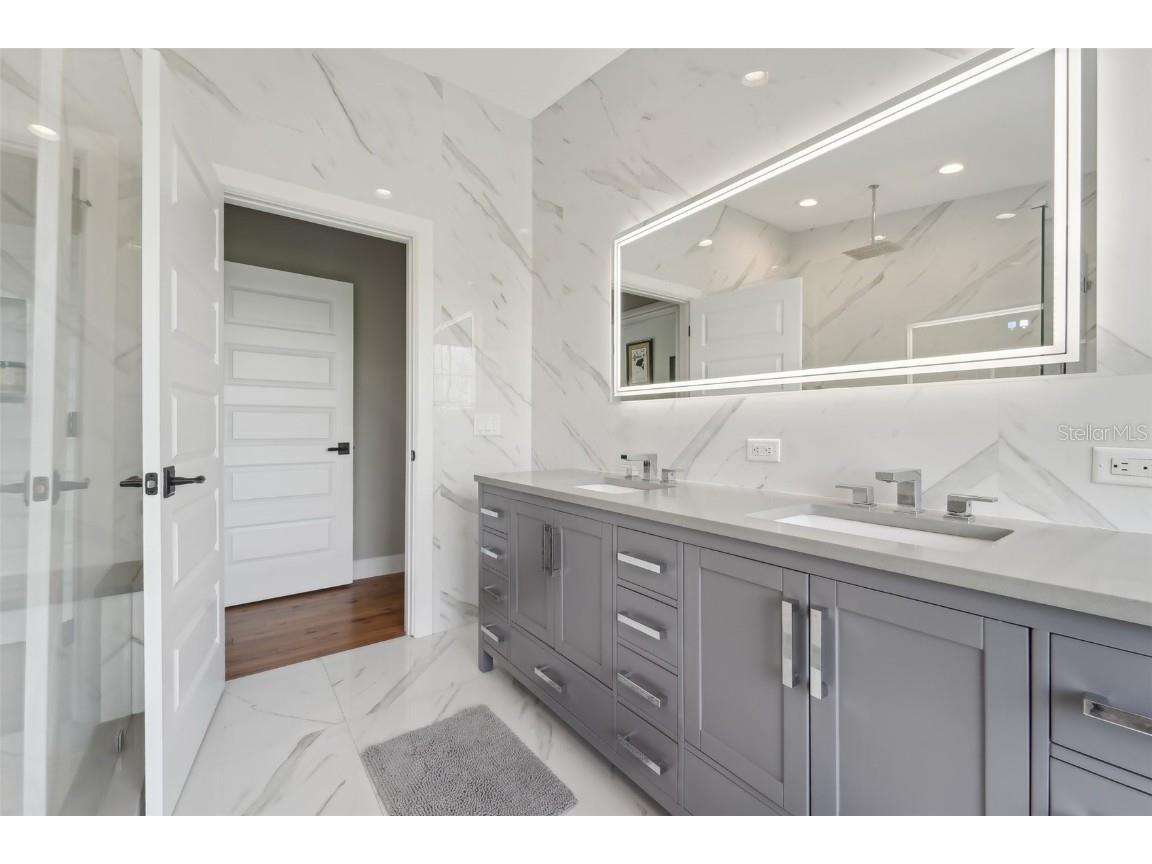 6330 Laguna Drive Longboat Key FL 34228 A4672554 image32