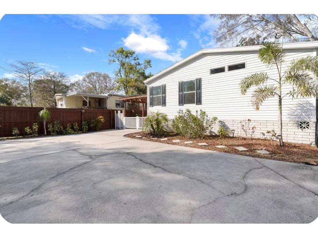 6331 Theodan Street Weeki Wachee FL 34607 TB8523040 image4
