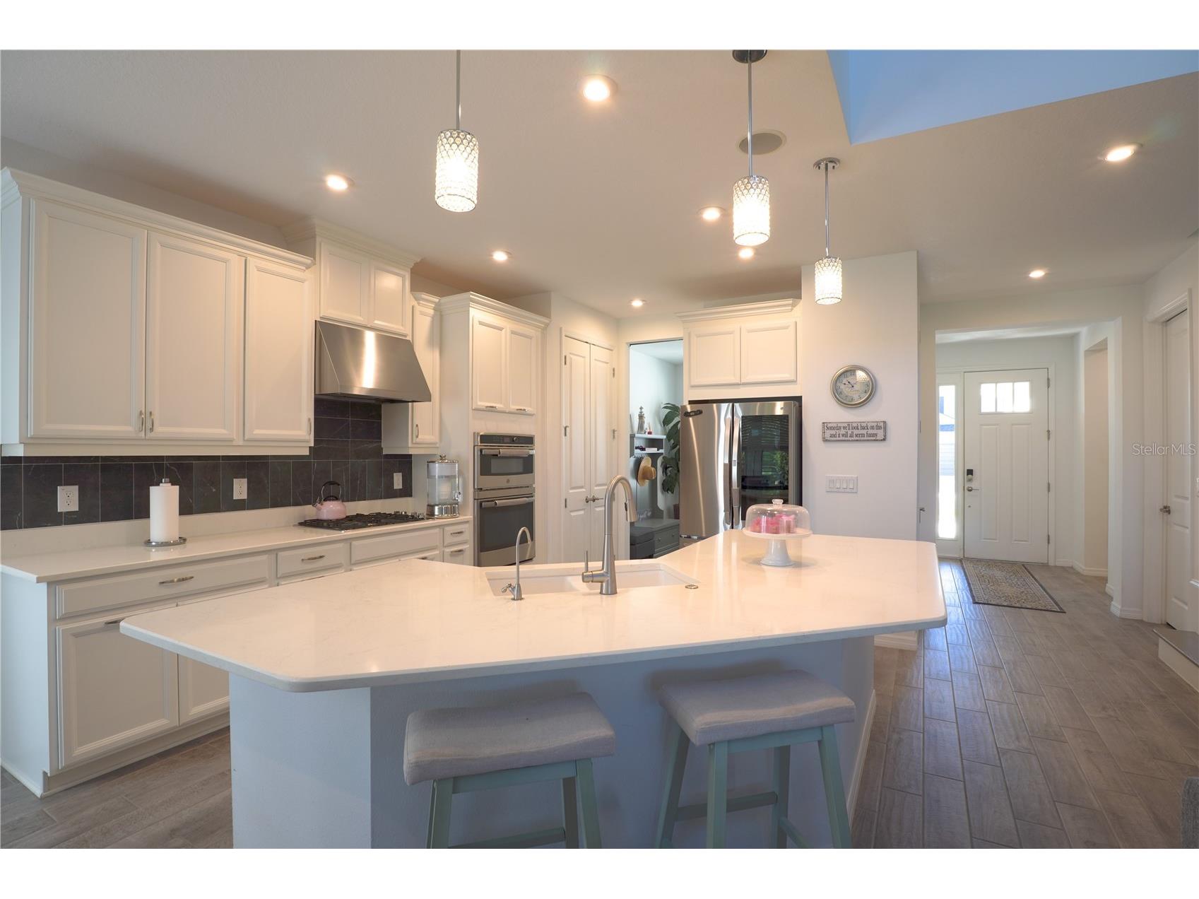 6332 Laurelcrest Glen Palmetto FL 34221 TB8472181 image9