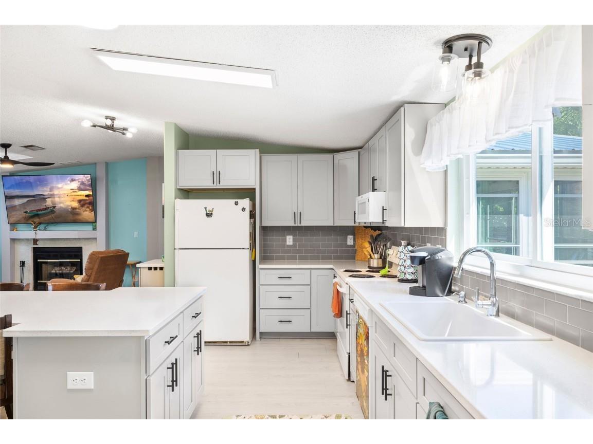 6333 Bear Trail Weeki Wachee FL 34607 TB8440441 image20