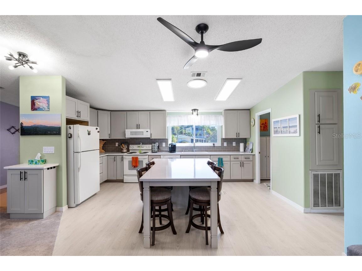 6333 Bear Trail Weeki Wachee FL 34607 TB8440441 image4