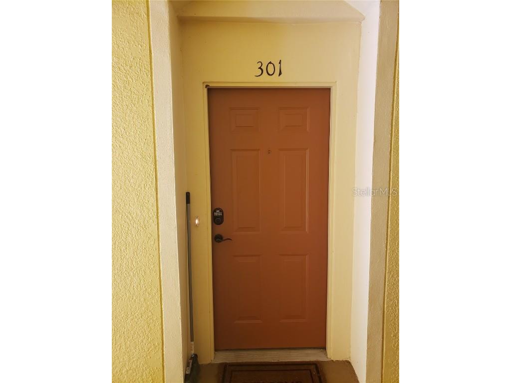 6335 Contessa Drive #301 Orlando FL 32829 O6149304 image1