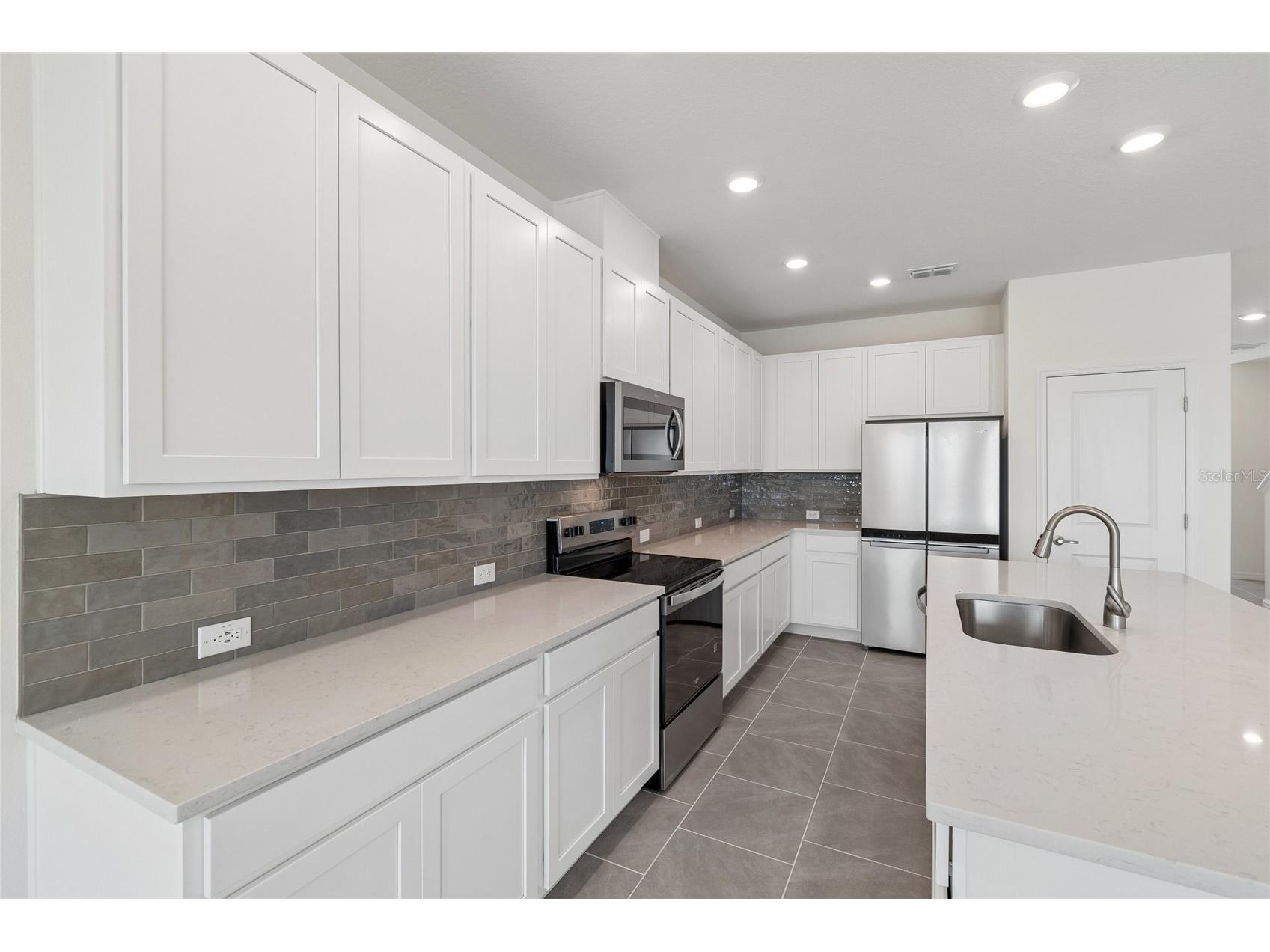6335 Jensen View Avenue Apollo Beach FL 33572 TB8497049 image5