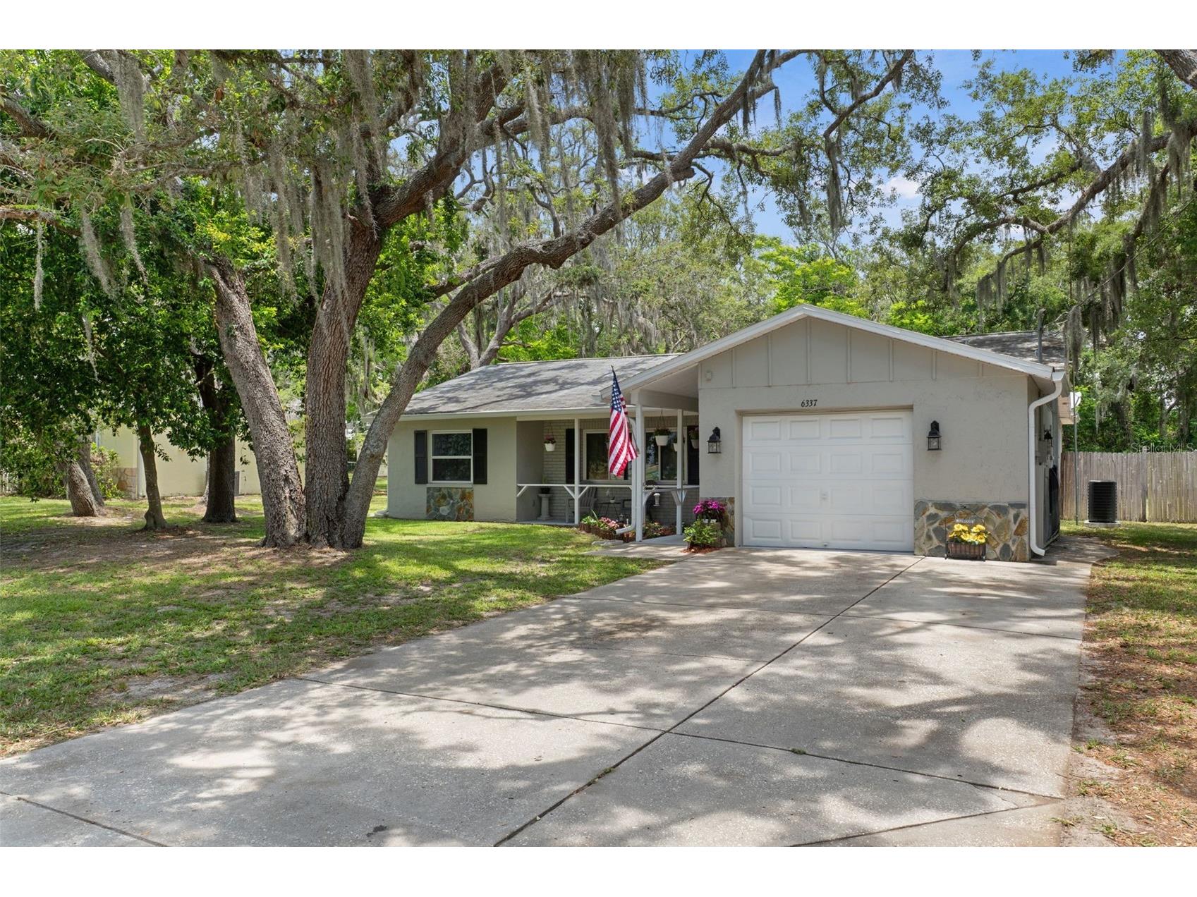 6337 Radford Street Spring Hill FL 34606 W7886413 image1