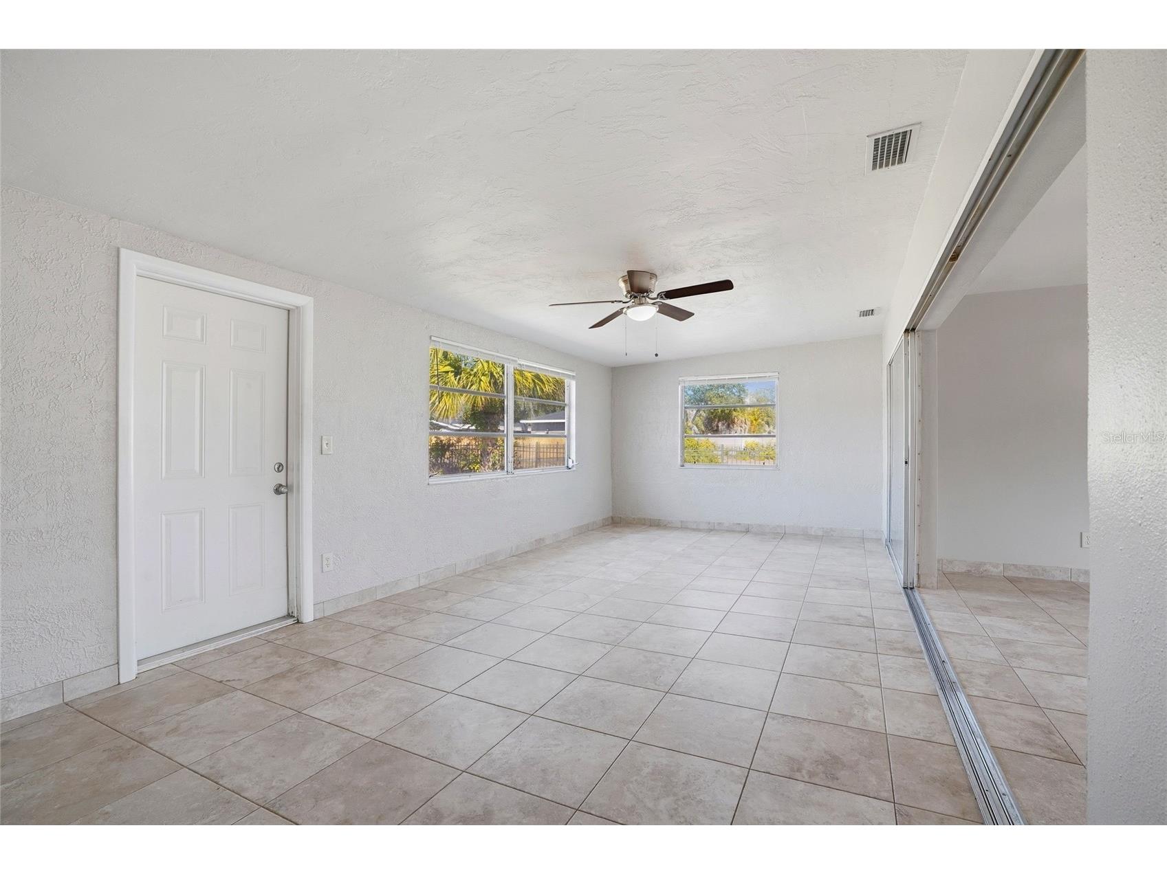 6338 21st Street N Saint Petersburg FL 33702 TB8477573 image15