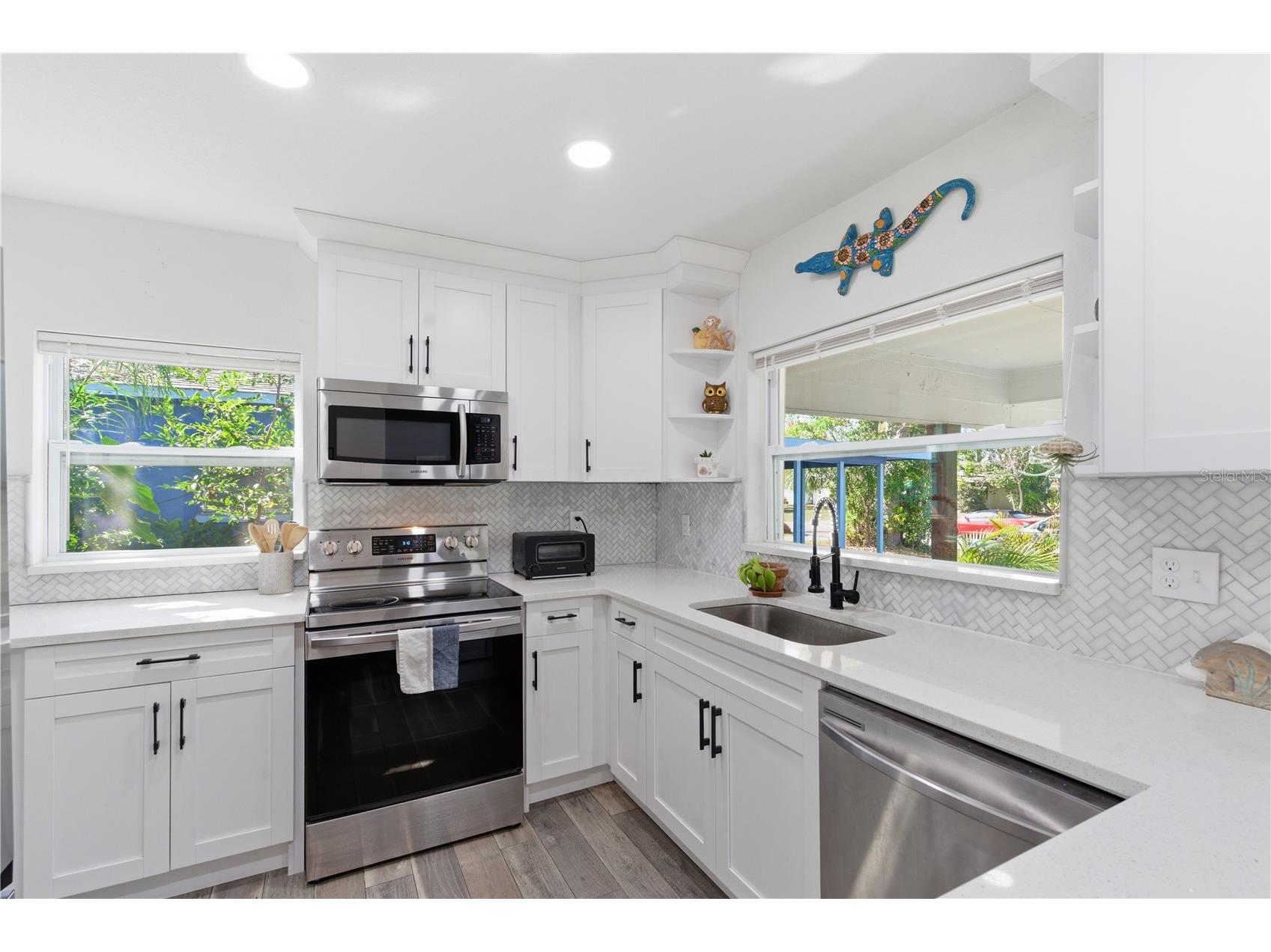 634 61st Avenue S Saint Petersburg FL 33705 TB8486264 image10