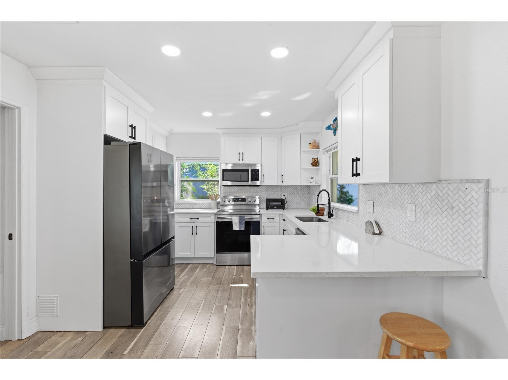634 61st Avenue S Saint Petersburg FL 33705 TB8486264 image8