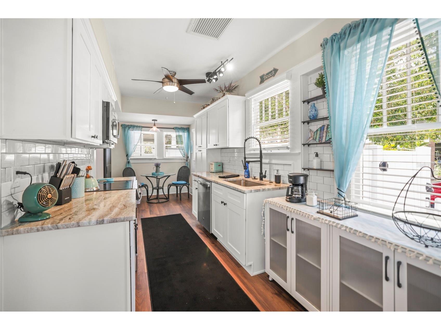 634 6th Street N Saint Petersburg FL 33701 TB8520240 image12