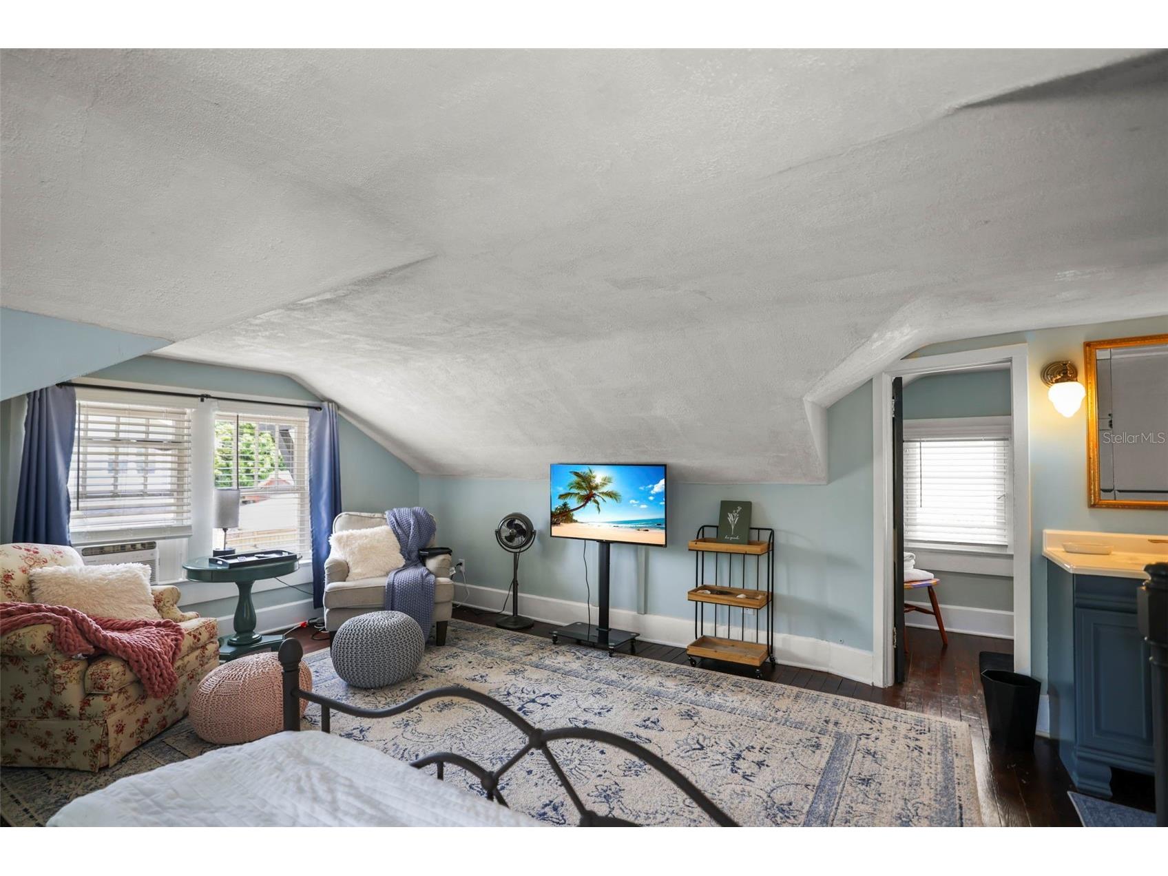 634 6th Street N Saint Petersburg FL 33701 TB8520240 image23