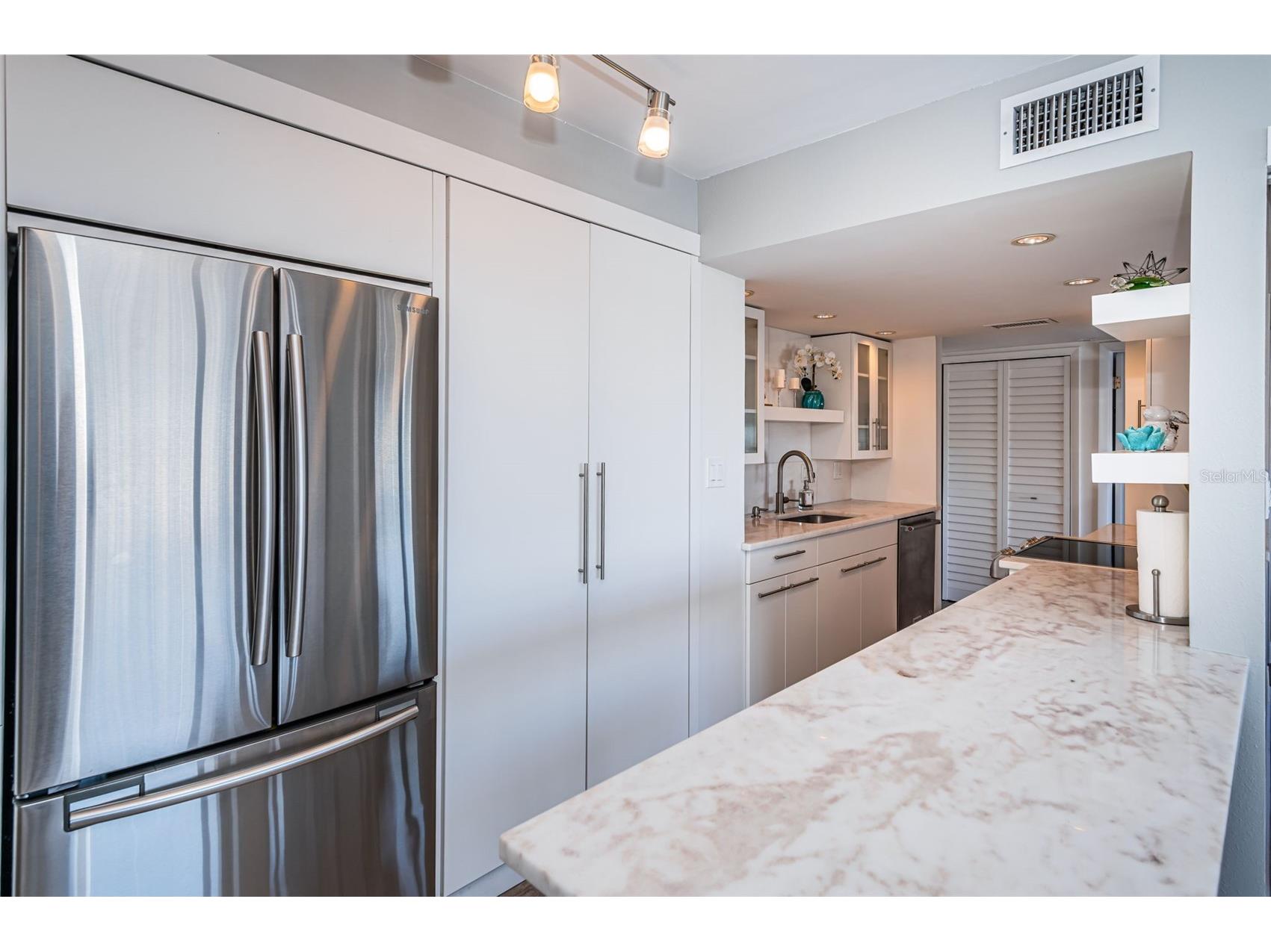 634 Edgewater Drive #447 Dunedin FL 34698 - INTRACOASTAL WATERWAY TB8442046 image6