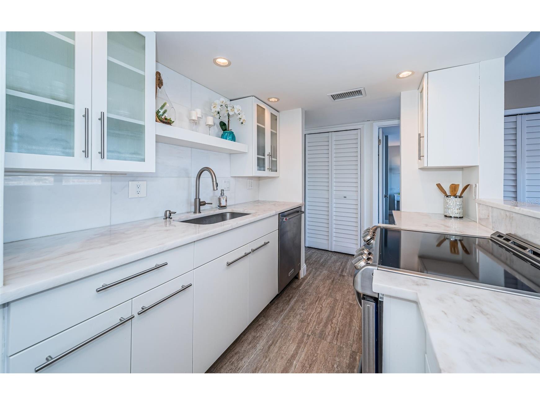 634 Edgewater Drive #447 Dunedin FL 34698 - INTRACOASTAL WATERWAY TB8442046 image7