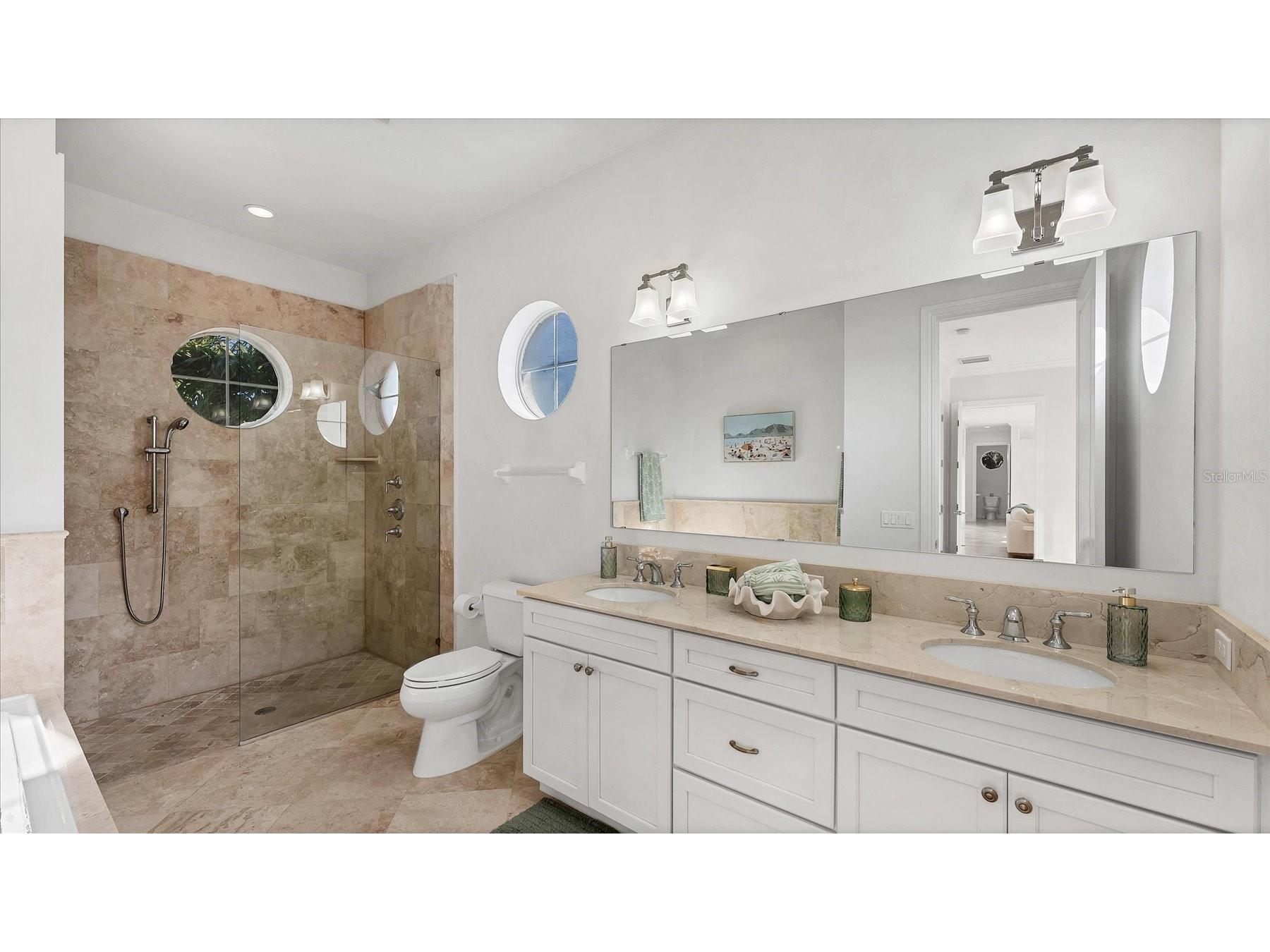 634 Key Royale Drive Holmes Beach FL 34217 A4683541 image17