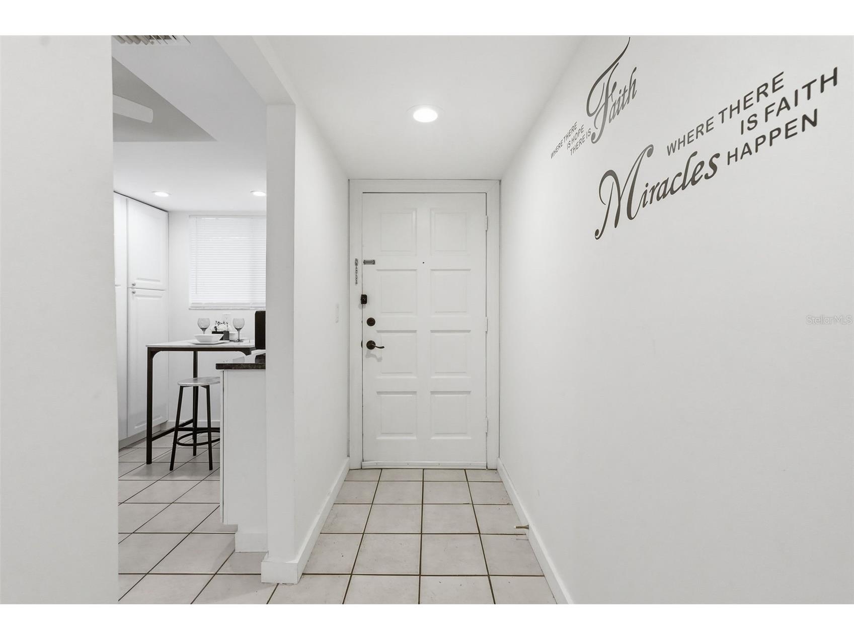 6340 Newtown Circle #40A2 Tampa FL 33615 - OLD TAMPA BAY VIA CANAL SYSTEM W7884619 image3