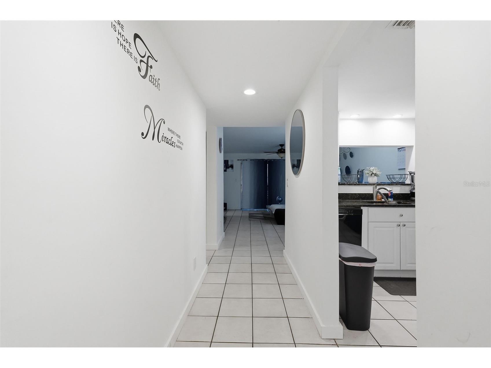 6340 Newtown Circle #40A2 Tampa FL 33615 - OLD TAMPA BAY VIA CANAL SYSTEM W7884619 image4