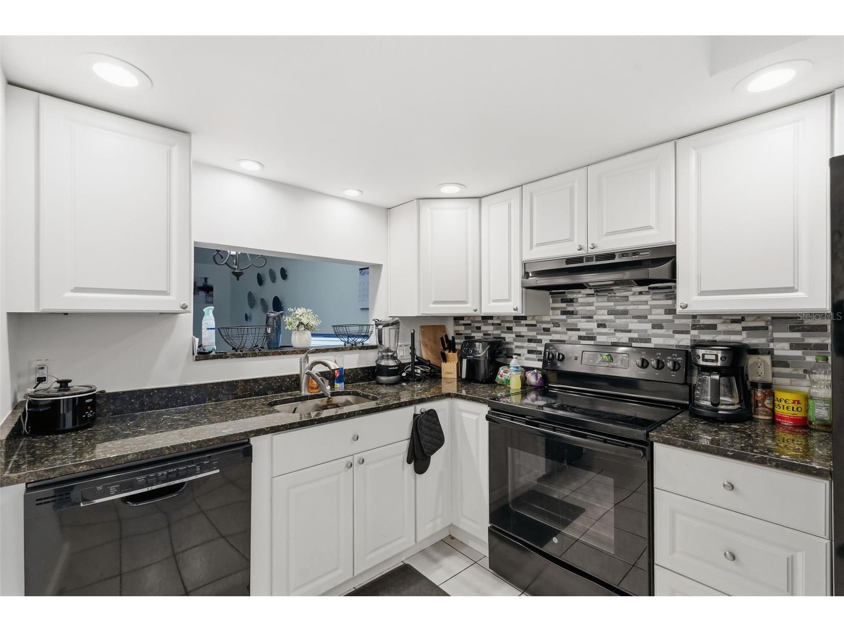 6340 Newtown Circle #40A2 Tampa FL 33615 - OLD TAMPA BAY VIA CANAL SYSTEM W7884619 image6