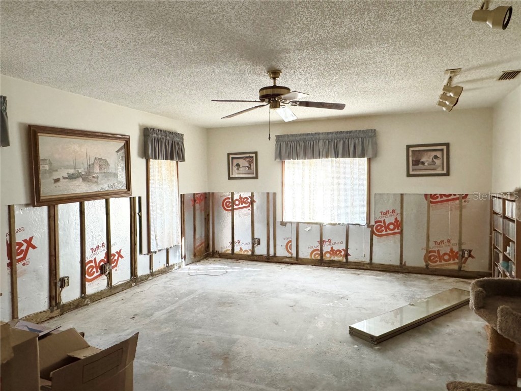 6341 Elmhurst Drive Pinellas Park FL 33782 TB8455493 image10