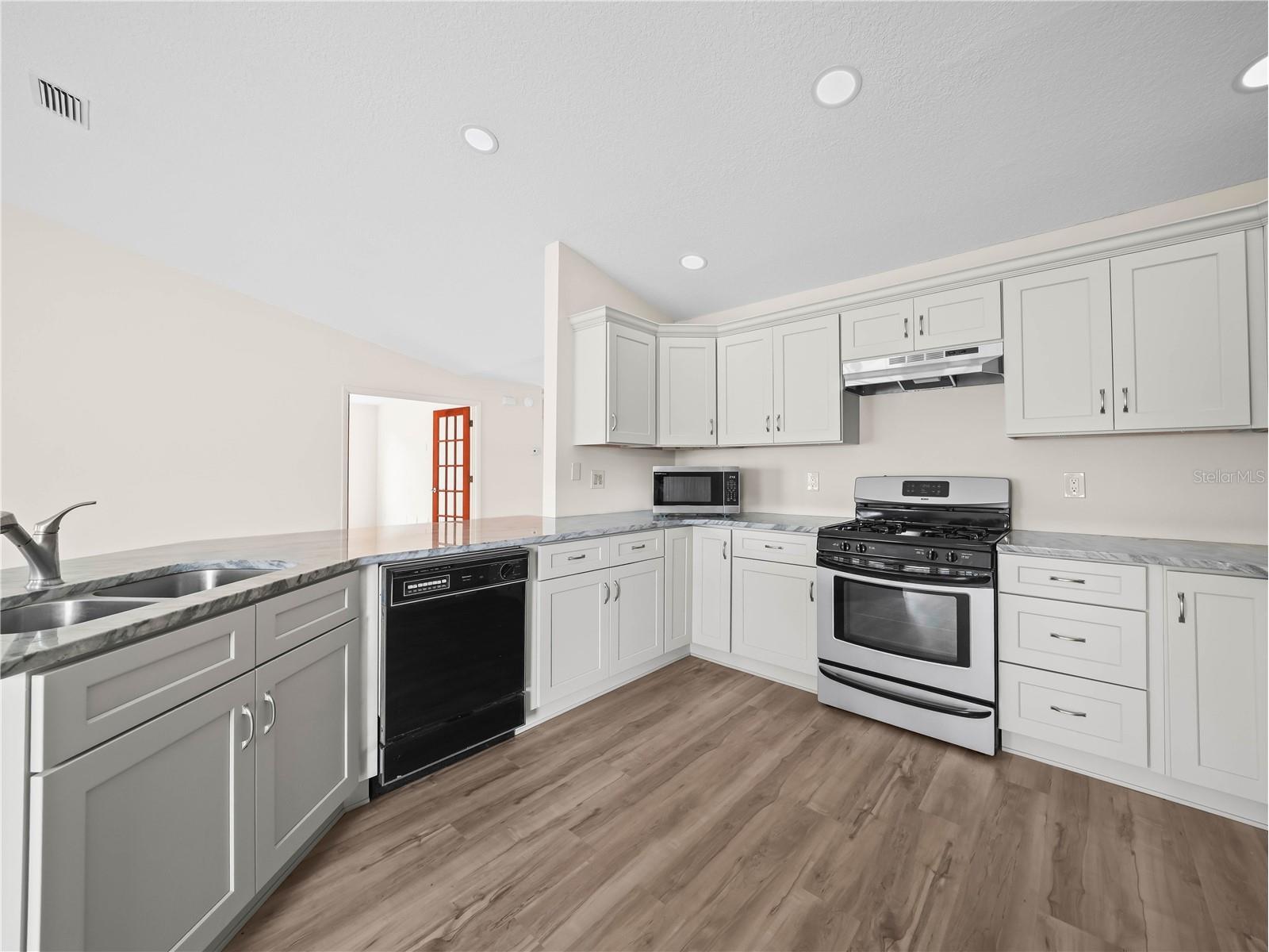 6341 Silver Lakes Drive W Lakeland FL 33810 L4955861 image6