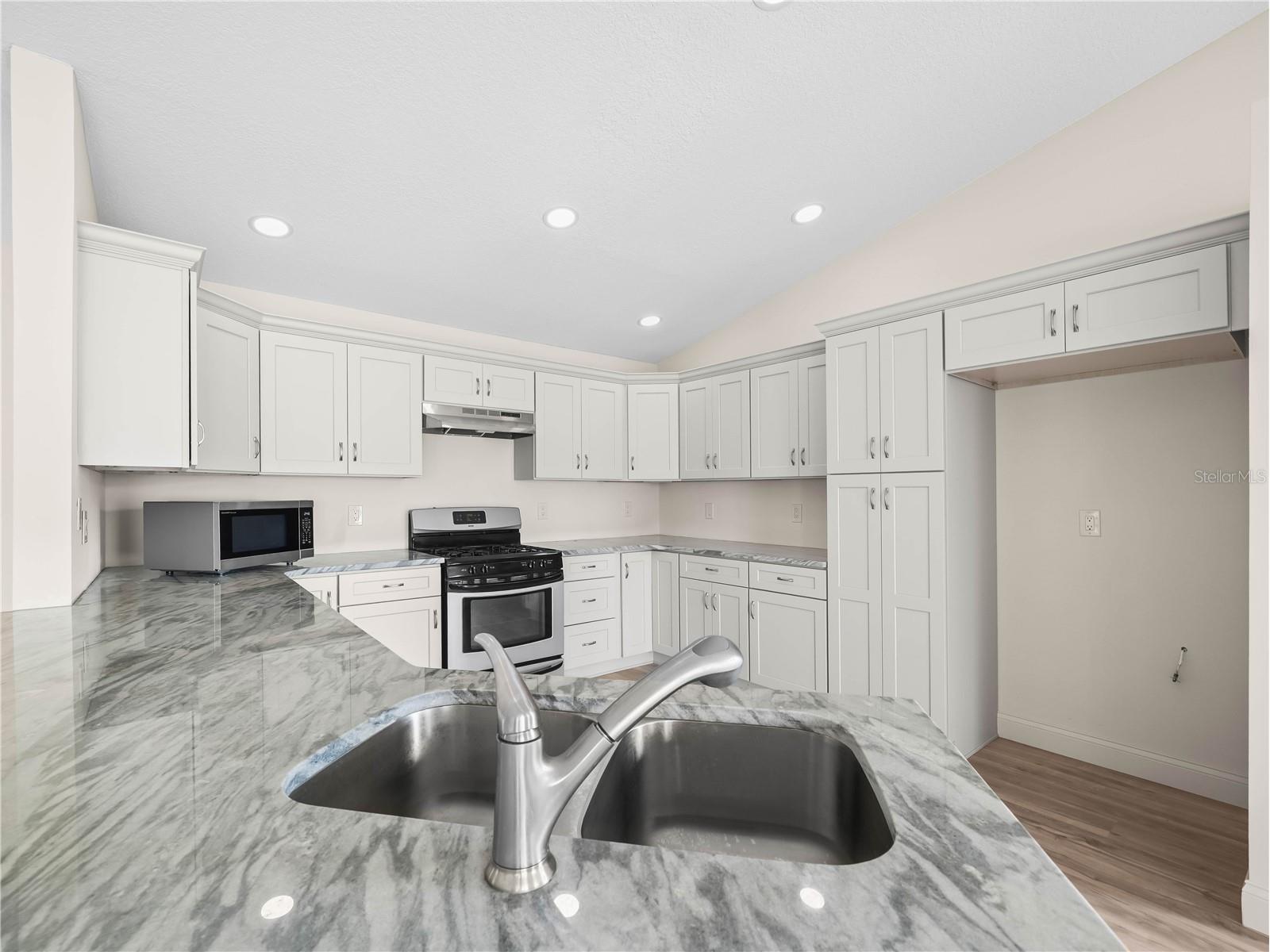 6341 Silver Lakes Drive W Lakeland FL 33810 L4955861 image7