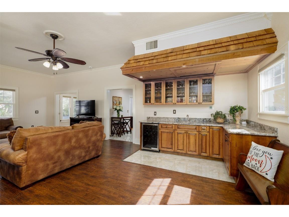 6342 5th Avenue N Saint Petersburg FL 33710 TB8349137 image19