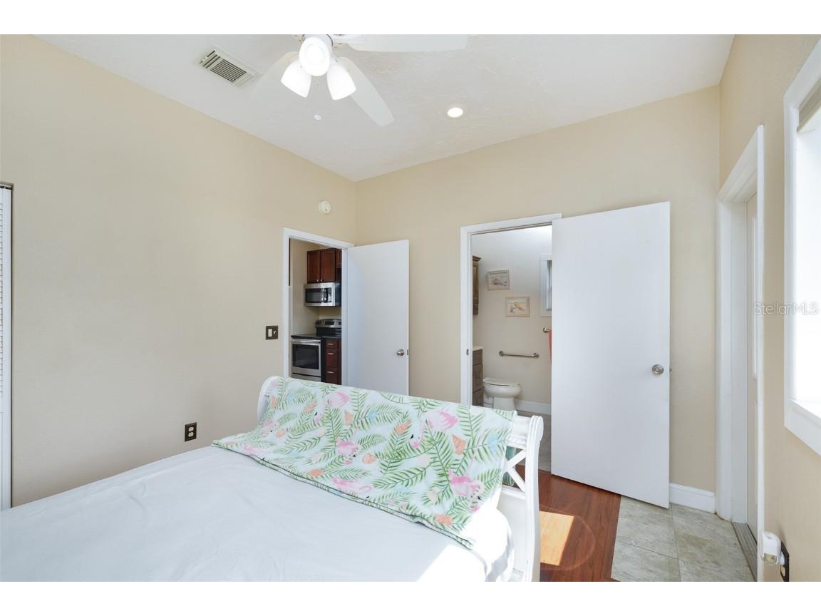 6342 5th Avenue N Saint Petersburg FL 33710 TB8349137 image41