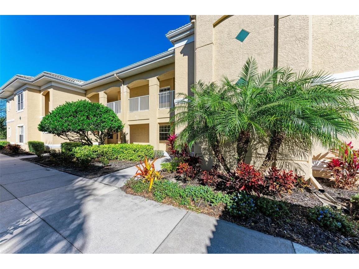 6342 Grand Oak Circle #203 Bradenton FL 34203 A4560266 image1