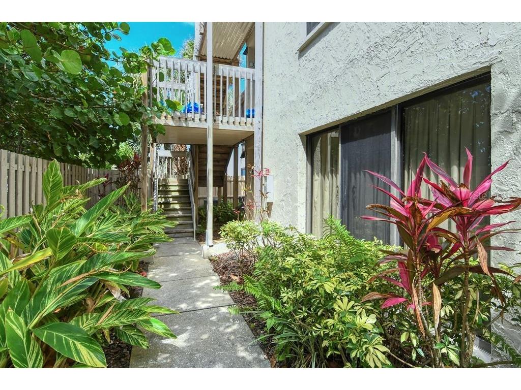 6342 Midnight Pass Road #310 Sarasota FL 34242 A4673854 image1