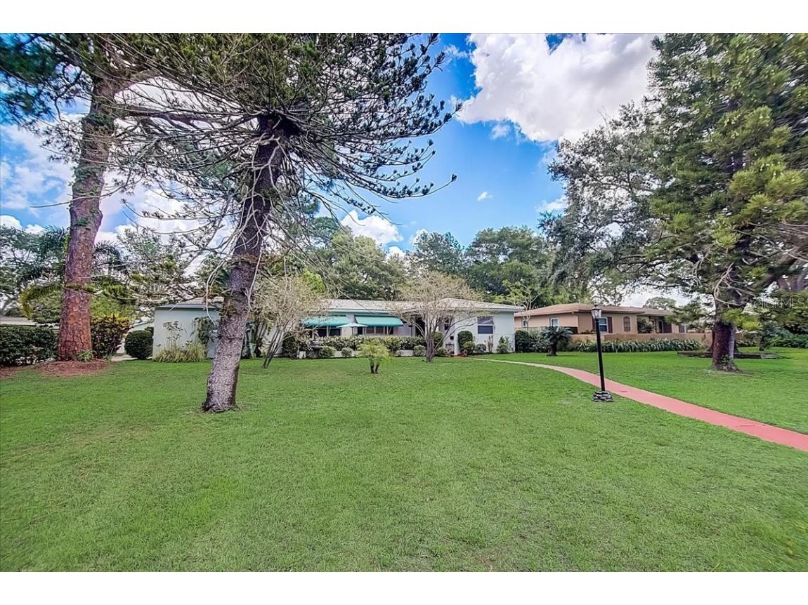 6345 Burlington Avenue N Saint Petersburg FL 33710 U8198375 image1