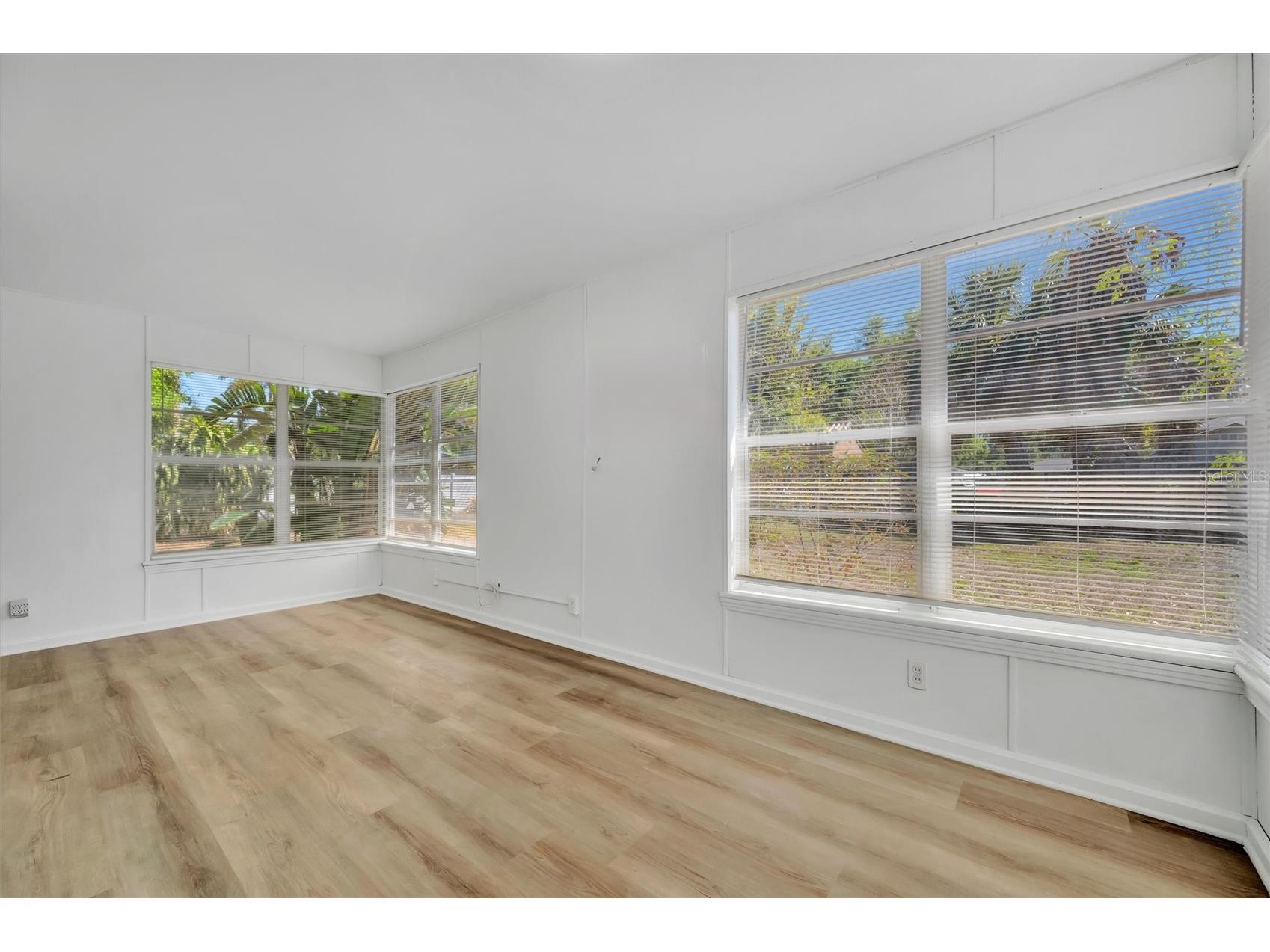 6348 7th Avenue N Saint Petersburg FL 33710 TB8493128 image17