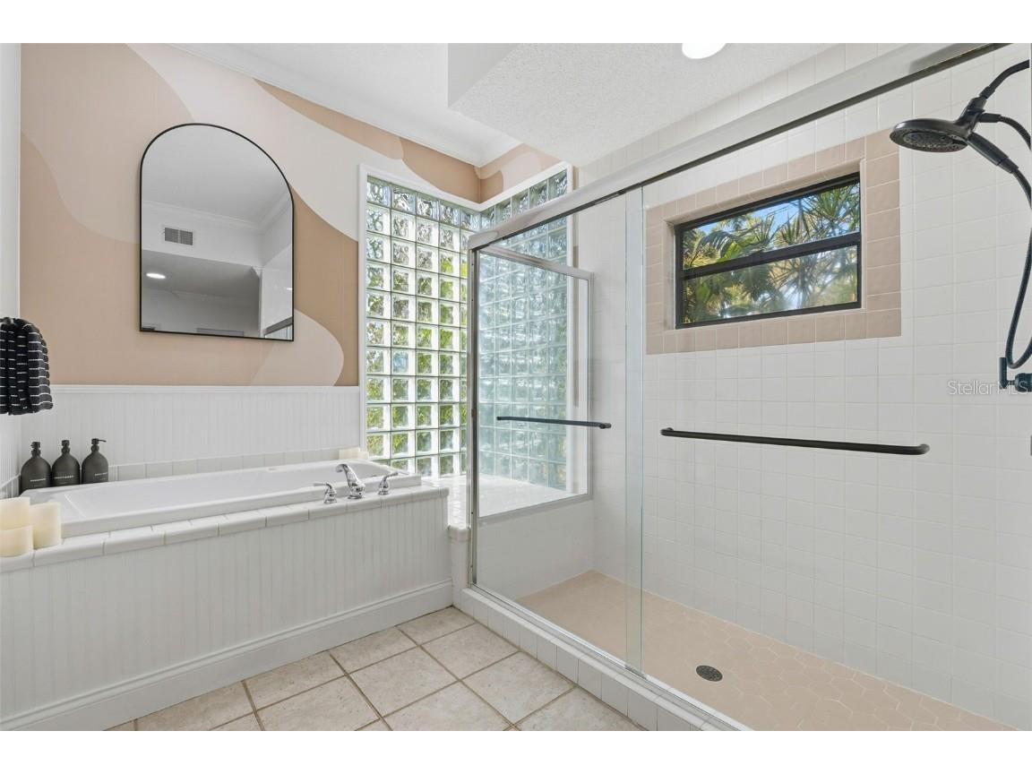 6349 Ravenwood Way Sarasota FL 34243 A4674355 image27