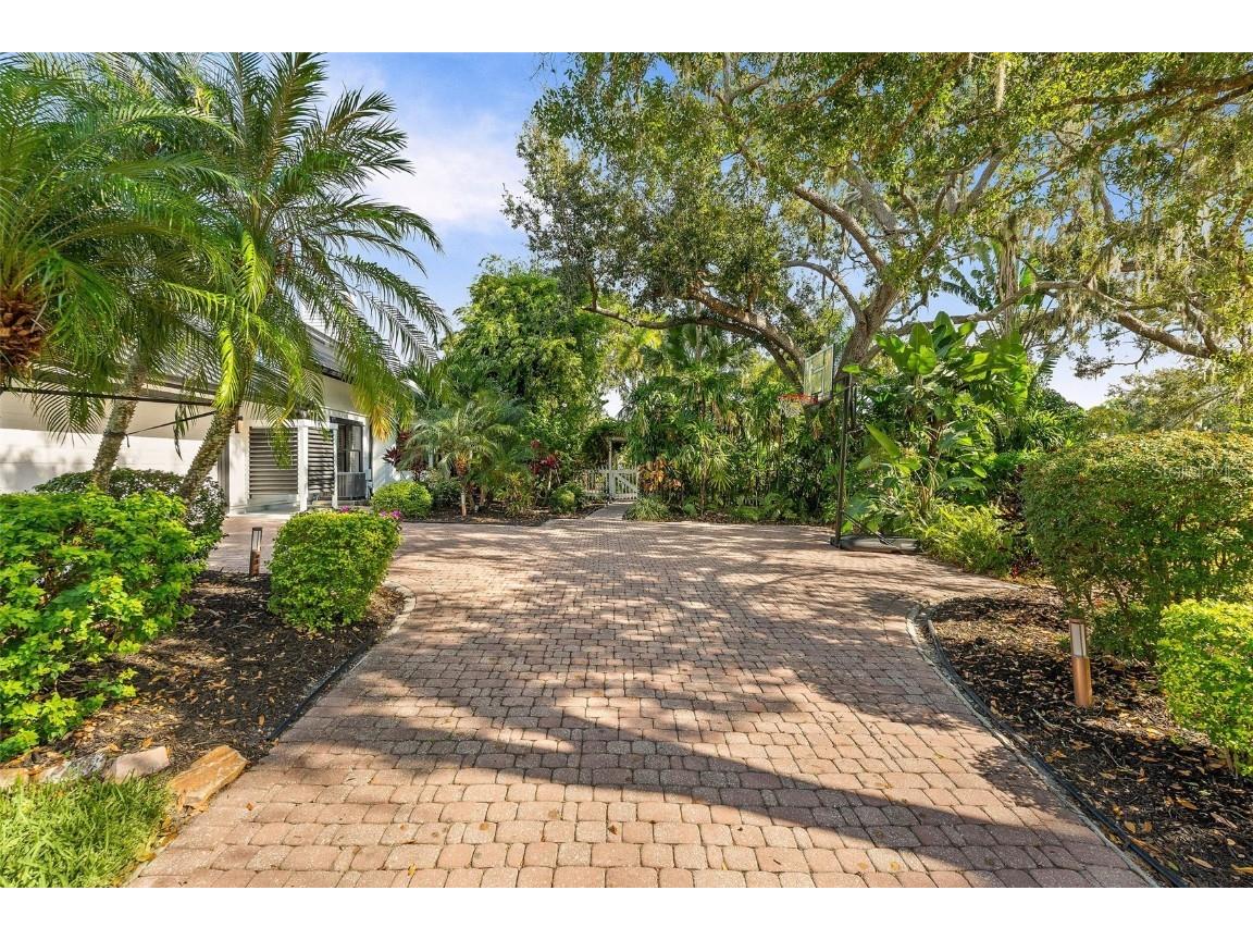 6349 Ravenwood Way Sarasota FL 34243 A4674355 image60