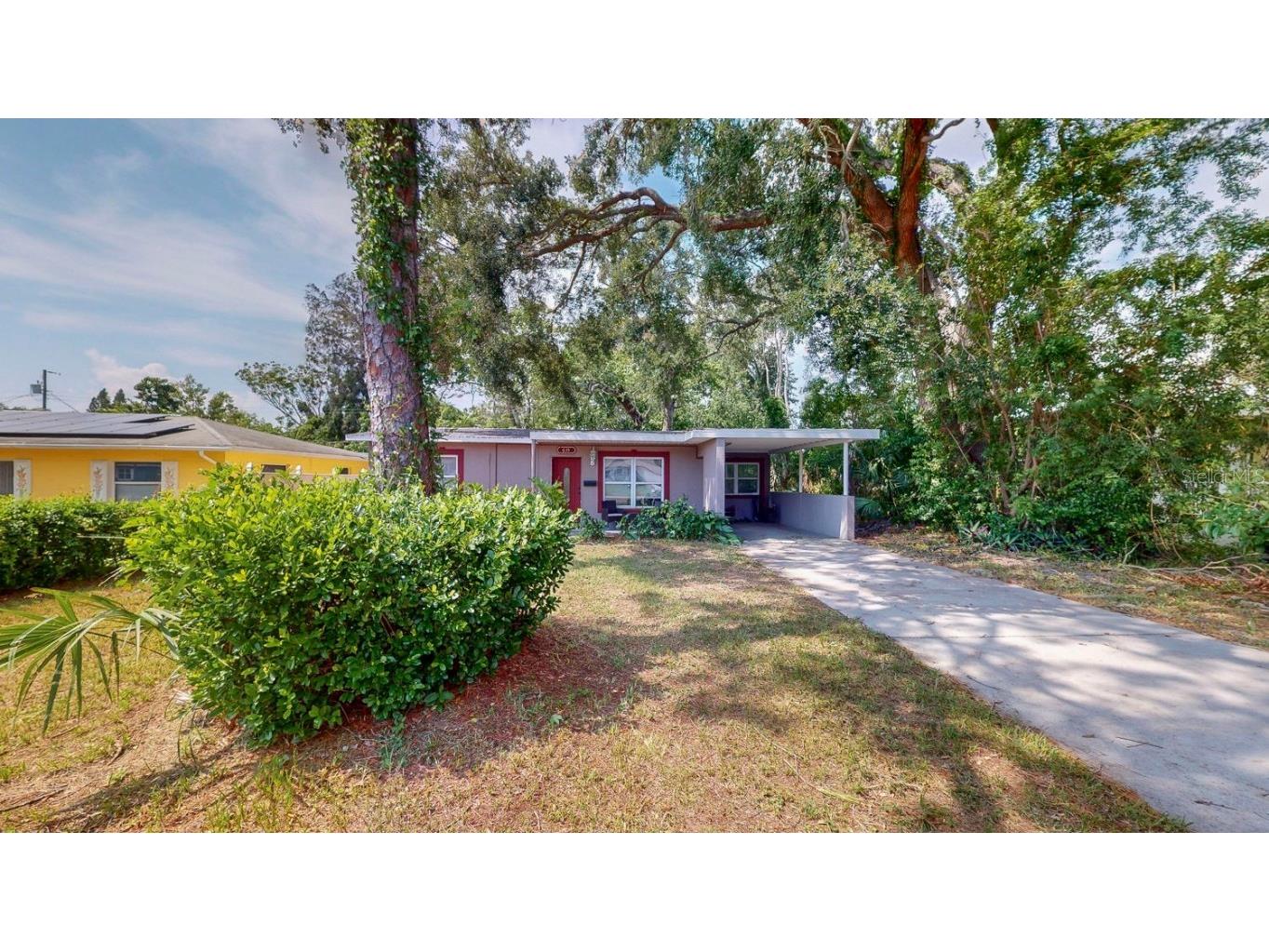 635 62nd Avenue S Saint Petersburg FL 33705 TB8419677 image1