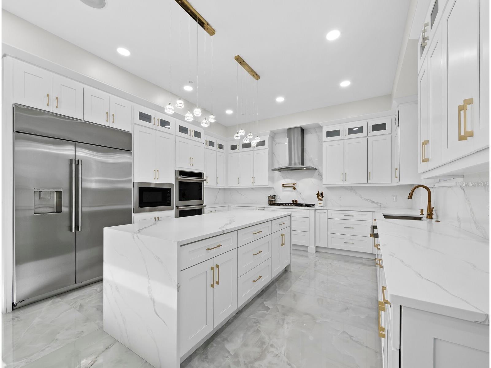 635 Jungle Queen Way Longboat Key FL 34228 A4679064 image15