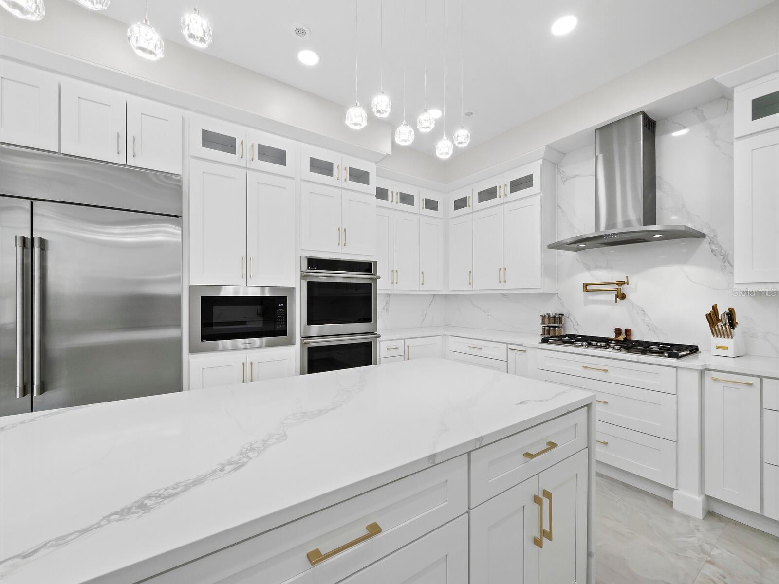 635 Jungle Queen Way Longboat Key FL 34228 A4679064 image16