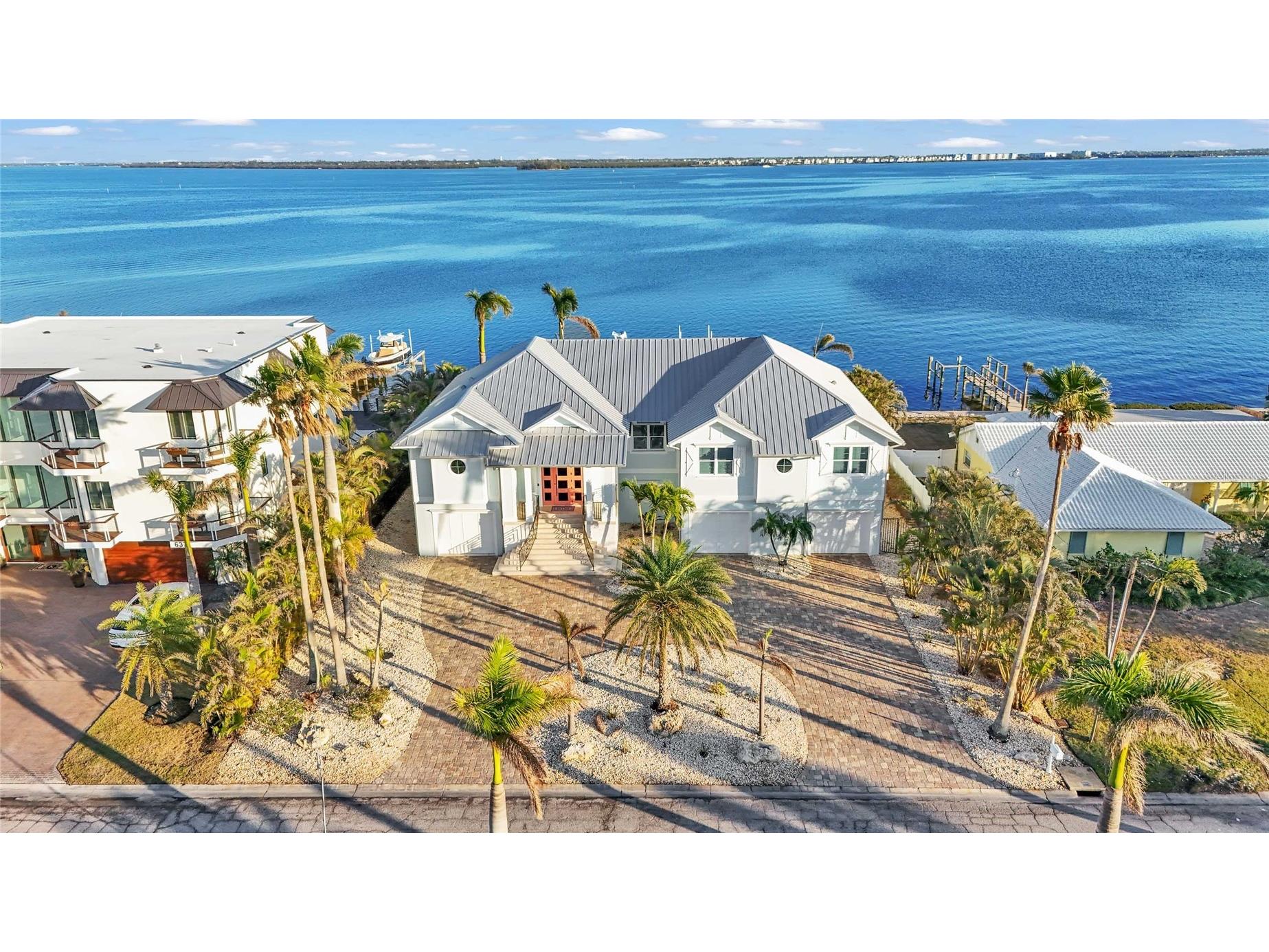 635 Key Royale Drive Holmes Beach FL 34217 - TAMPA BAY/ANNA MARIA SOUND A4687421 image1